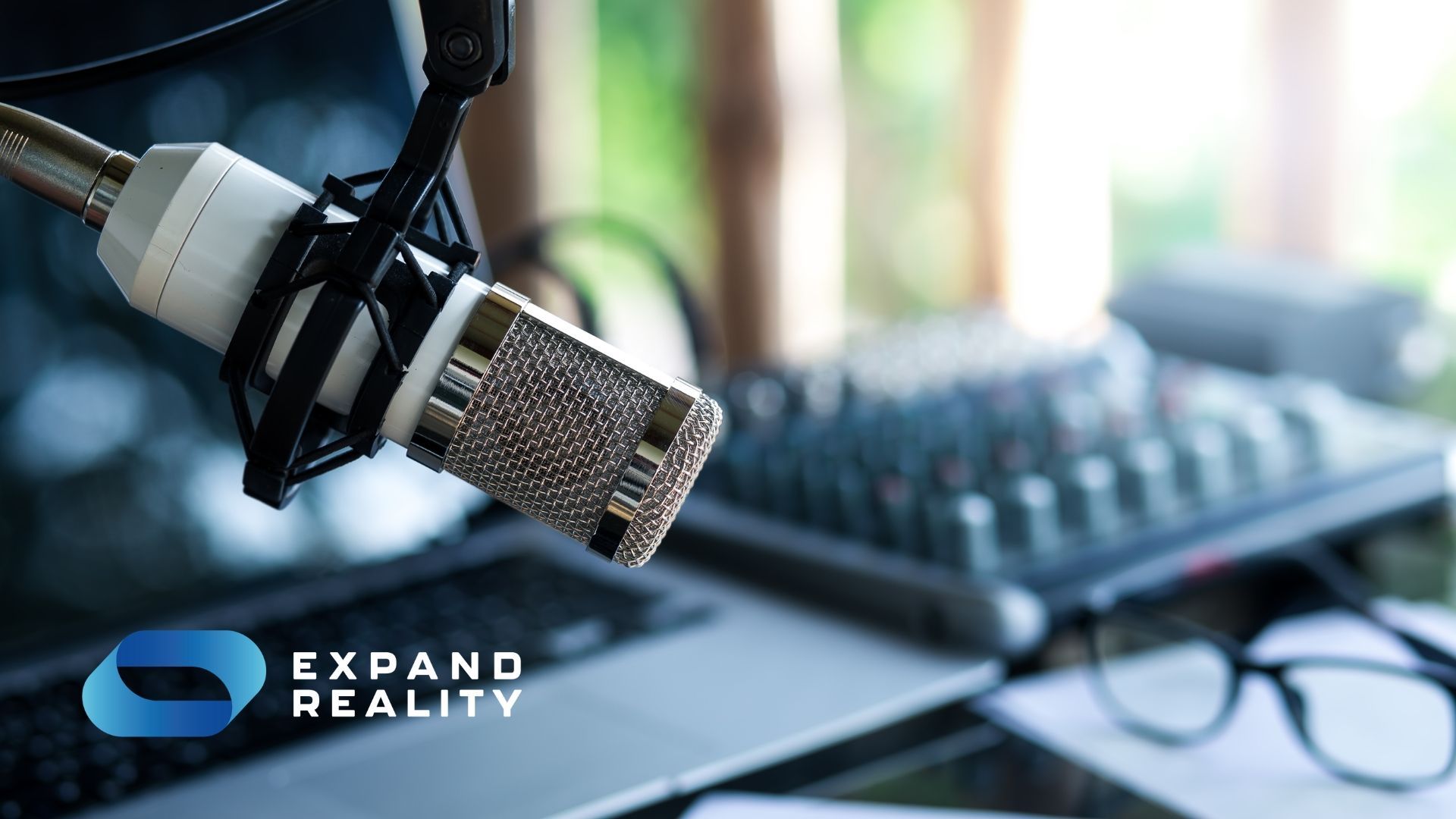 Virtual Listen 5 must-listen virtual and augmented reality podcasts